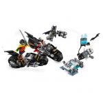 LEGO DC SUPER HEROES Combate de Bat-Moto de Mr. Freeze 76118-2